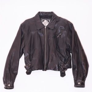 SOLD / Perfectly worn in vintage bomber jacket 🕊️